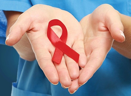 ВІЛ/СНІД: права та обов'язки людей з позитивним статусом