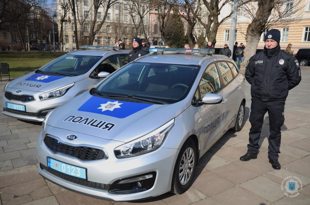 Працівник уклав контракт на службу в Нацполіції — що робити з робочим місцем?