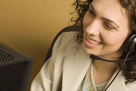 Відеонарада в ZOOM чи Scype: що зробити, аби вбудована відеокамера не зробила з Вас монстра Відеонарада в ZOOM чи Scype: що зробити, аби вбудована відеокамера не зробила з Вас монстра