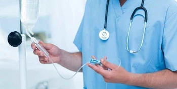 Не виплатили лікарняні у зв’язку із захворюванням медпрацівника на COVID-19: куди звертатися та як діяти