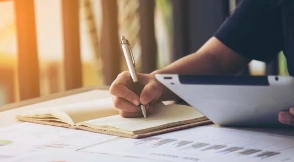 Спрощені трудові відносини: як карають роботодавця за затримку зарплати