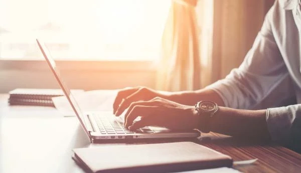 У КЗпП пропишуть ознаки трудових відносин У КЗпП пропишуть ознаки трудових відносин