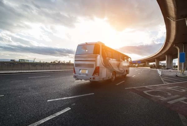 Уряд змінив «карантинну» постанову: заборонили пасажирські перевезення у червоній зоні