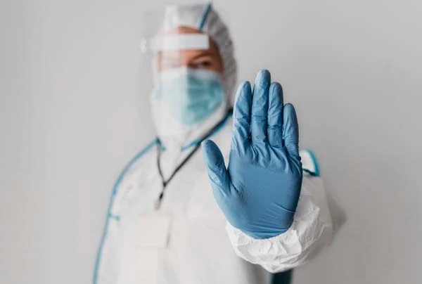 Миколаїв забороняє роботу деяких підприємств, не чекаючи оголошення червоного рівня епіднебезпеки Миколаїв забороняє роботу деяких підприємств, не чекаючи оголошення червоного рівня епіднебезпеки