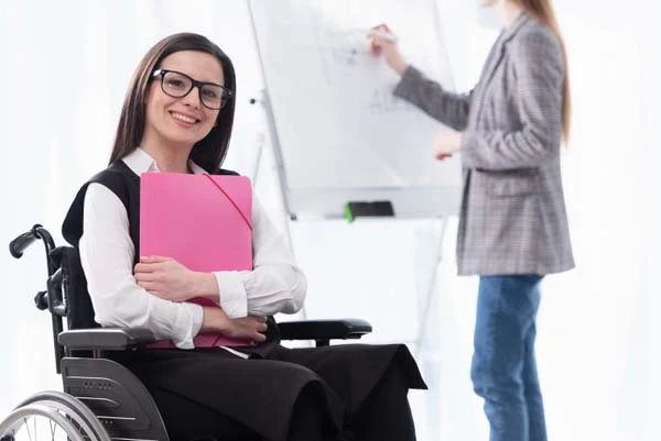 Держпраці роз'яснила, скільки годин у день повинна працювати особа з інвалідністю ІІІ групи, якщо у висновку МСЕК зазначено 