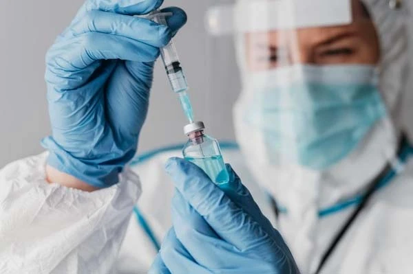 МОЗ затвердило перелік професій , для яких щеплення проти COVID-19 обов’язкове