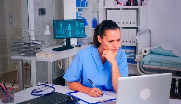 Які документи надає роботодавцю сумісник після хвороби: роз’яснює ФСС Які документи надає роботодавцю сумісник після хвороби: роз’яснює ФСС