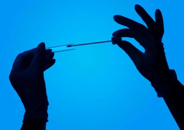 Чи відстороняти від роботи тих, хто нещодавно перехворів на COVID-19 Чи відстороняти від роботи тих, хто нещодавно перехворів на COVID-19