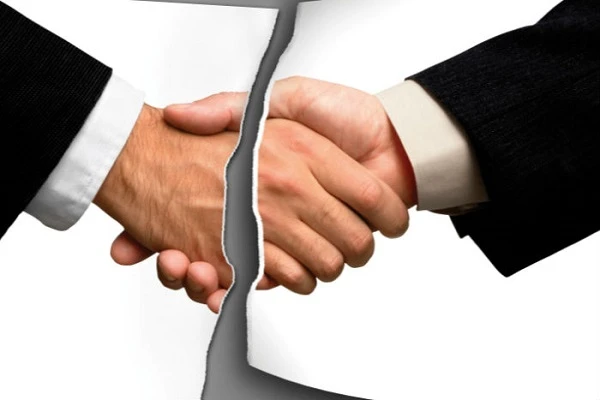 Особливості звільнення працівника, який не може передати заяву через воєнний стан в Україні