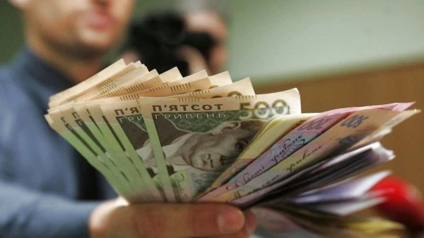 Мінімальну зарплату пропонують підвищити до 11 000 грн у 2027 році