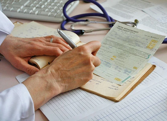 Чи можна продовжити е-лікарняний паперовим листком непрацездатності