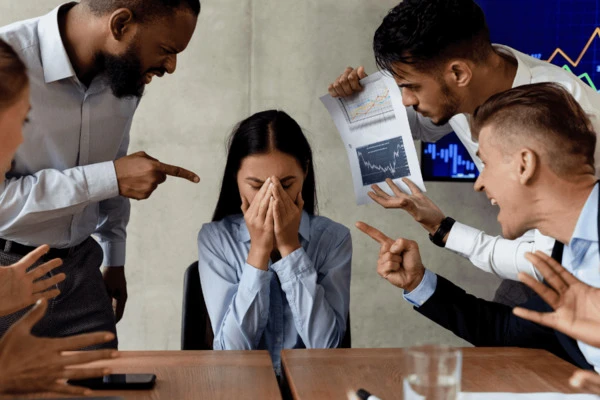 Чи має право працівник на компенсацію за мобінг