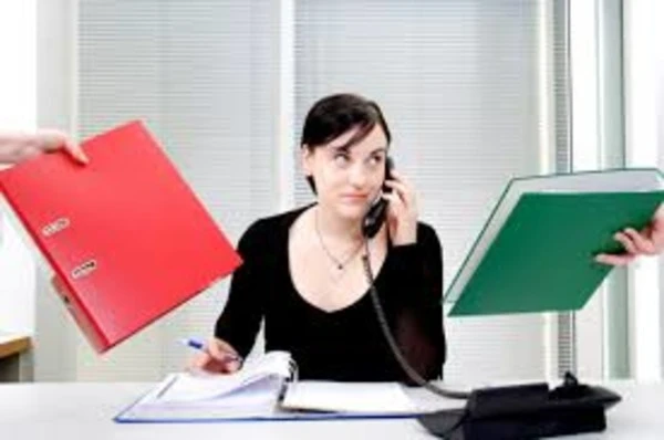 Чи можуть кілька працівників суміщати одну посаду