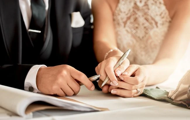 Які документи потрібно змінити після шлюбу